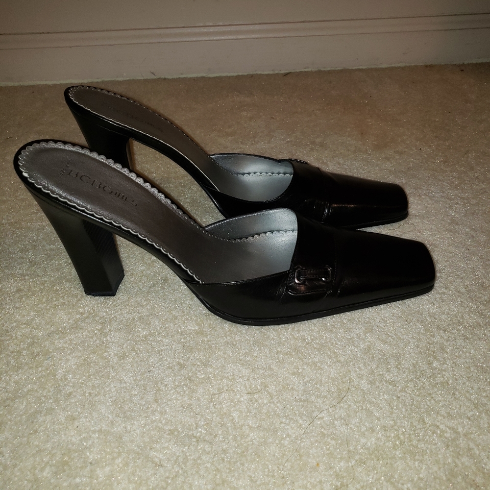 Shoes - Picture 3 of 4